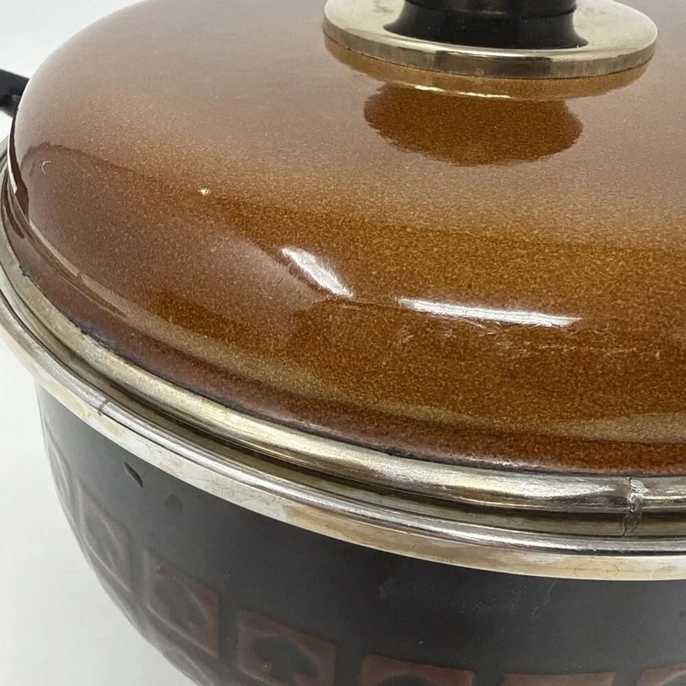 VTG West Bend Le Provencal Enamelware 2.5 Qt Sauce Pan Lid Brown Spade Mushroom